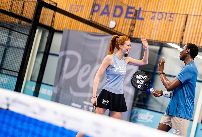 Daten & padellen bij Peakz (14 februari)